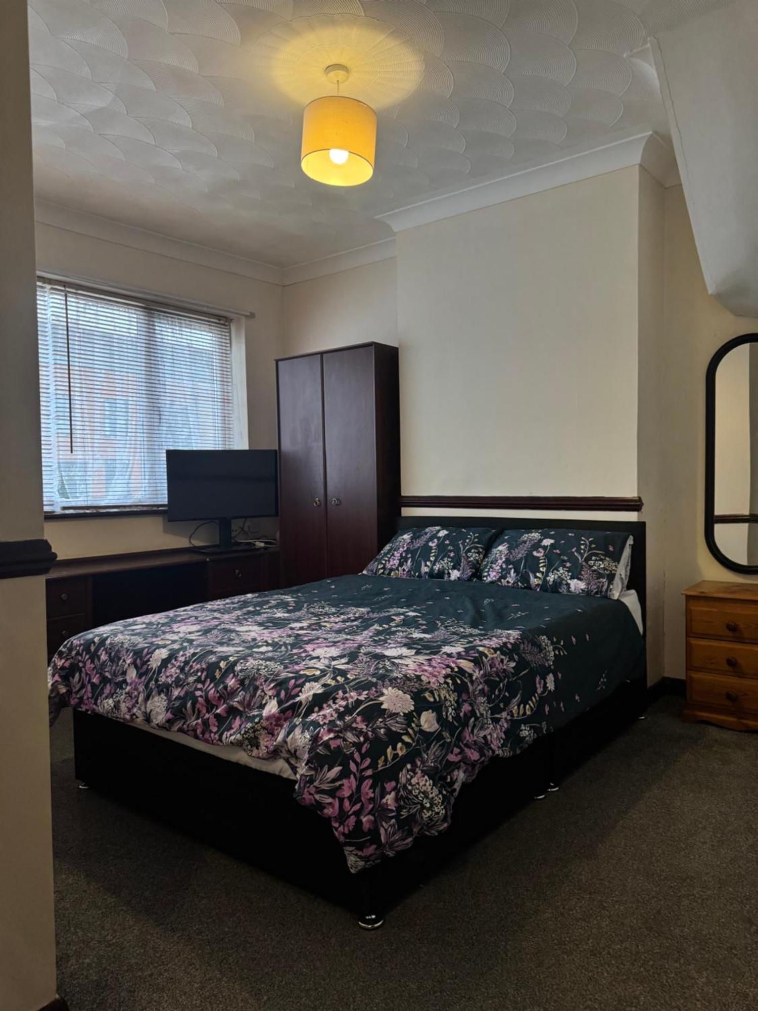 Jxb Homes - Lovely And Spacious Rooms Cliftonville Екстер'єр фото